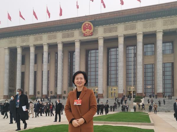 马玉霞代表:支持国家开放大学培养专业硕士