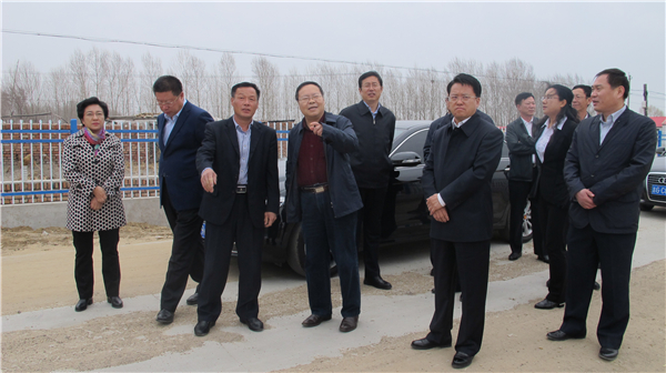 薛康主委到镇赉县坦途镇红岗村就脱贫攻坚工作进行调研