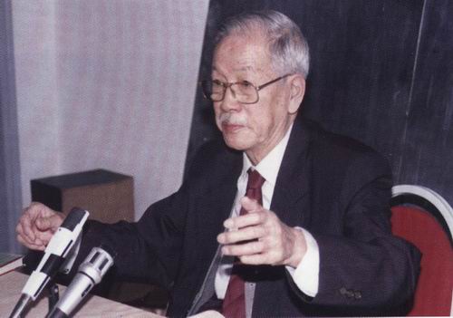 张志公作学术报告