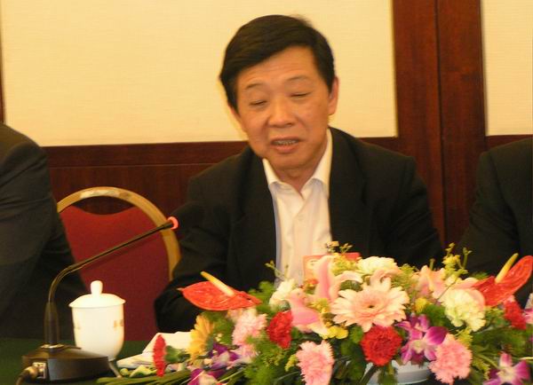 相小青:项目是法人责任制,投资也应该是。联席会议谁都不能独立负责任,那就不能做决策。谁负责任谁才能拍板。