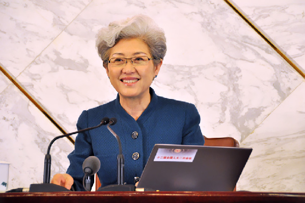十二届全国人大二次会议新闻发言人傅莹