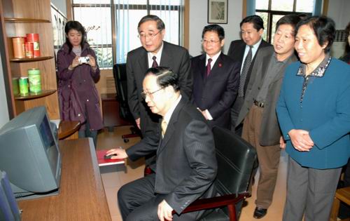 2005年10月31日,全国政协副主席、民进中央常务副主席张怀西点击开通民进河北省委网站。网站的开通,对宣传民进,促进我省民进各项工作起到积极作用