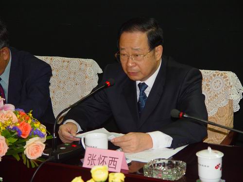 全国政协副主席、民进中央常务副主席张怀西