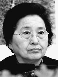 全国人大常委会副委员长 民革中央主席 何鲁丽.