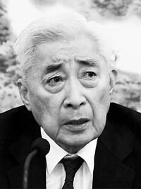 全国人大常委会副委员长 民盟中央主席 丁石孙.
