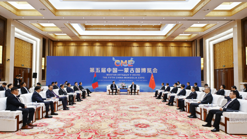 蔡达峰会见出席第五届中蒙博览会的蒙古国第一副总理兼经济发展部部长乌其尔勒一行 孙绍骋参加