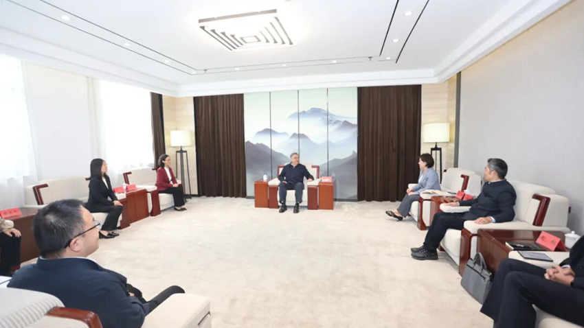 朱永新会见民进淮安市委会领导班子和会员代表