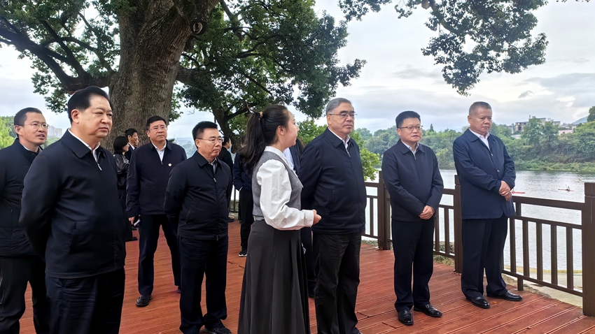 朱永新在江西开展长江生态环境保护民主监督调研