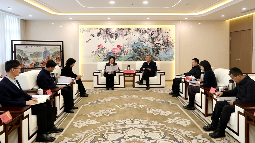 蔡达峰会见中共宁夏回族自治区党委统战部部长窦敬丽